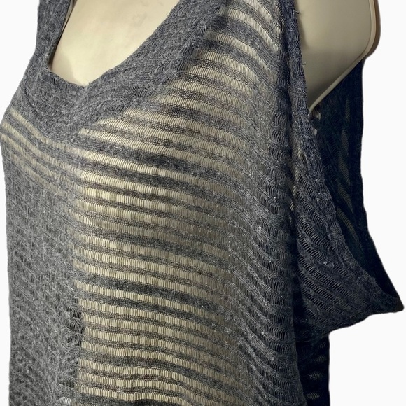 Decree Juniors Semi-Sheer Top Shirt M Gray Open Shoulders Bare Midriff - Picture 6 of 8